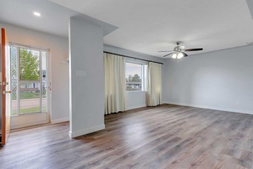 3918 37 Avenue, Red Deer, AB - Indoor Photo Showing Other Room