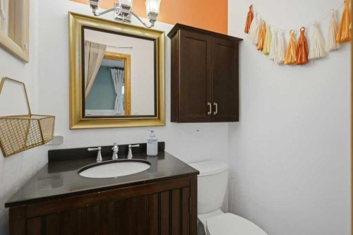 3501 Spruce Drive, Red Deer, AB - Indoor Photo Showing Bathroom
