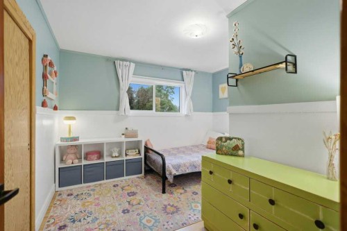 3501 Spruce Drive, Red Deer, AB - Indoor Photo Showing Bedroom