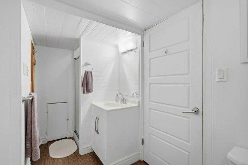 3501 Spruce Drive, Red Deer, AB - Indoor