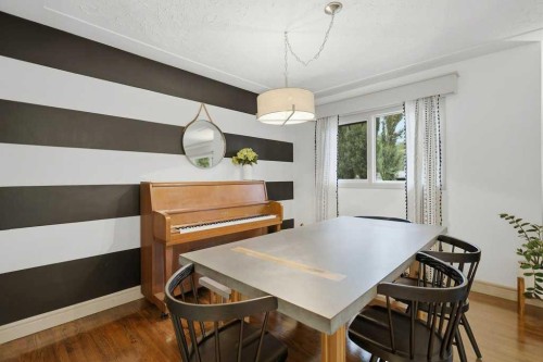 3501 Spruce Drive, Red Deer, AB - Indoor Photo Showing Dining Room
