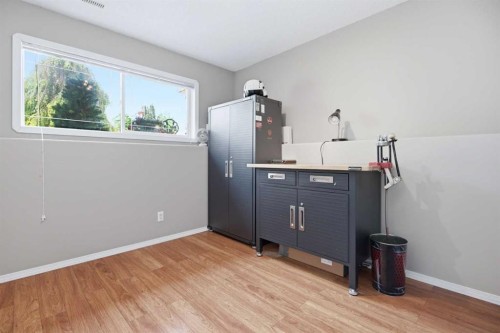98 Duval Crescent, Red Deer, AB - Indoor Photo Showing Other Room