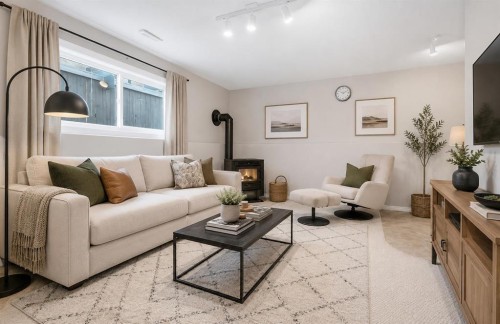 98 Duval Crescent, Red Deer, AB - Indoor Photo Showing Living Room