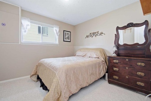 98 Duval Crescent, Red Deer, AB - Indoor Photo Showing Bedroom