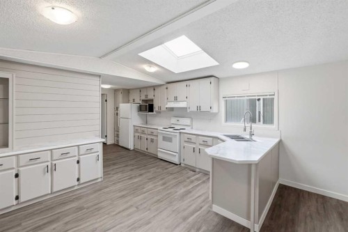 6960 63 Avenue, Red Deer, AB 