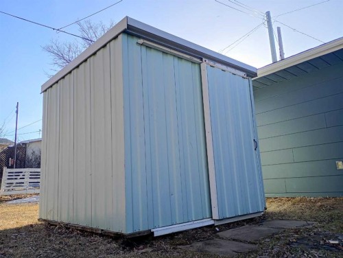 5118 Alexander Avenue, Coronation, AB - Outdoor With Exterior