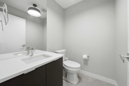 102 Longmire Close, Red Deer, AB - Indoor Photo Showing Bathroom