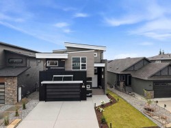 102 Longmire Close Red Deer, AB T4R 0T1