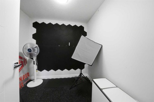 102 Longmire Close, Red Deer, AB - Indoor Photo Showing Other Room