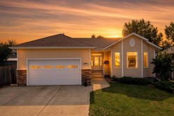 4203 41 Street Close  Ponoka, AB T4J 1V6
