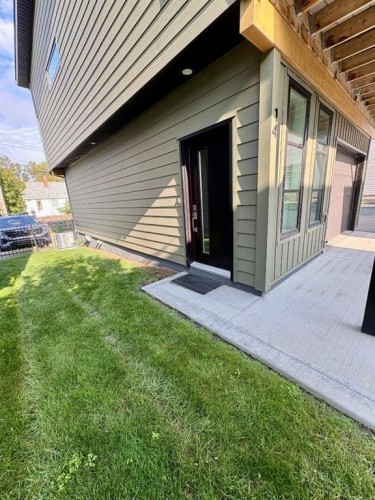 14-5110 48A Avenue, Camrose, AB - Outdoor With Exterior