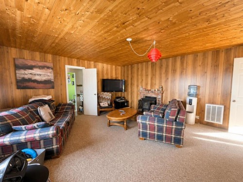 745 Elk Street, Sunbreaker Cove, AB 