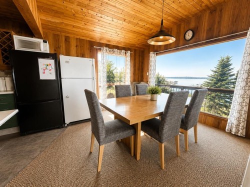 745 Elk Street, Sunbreaker Cove, AB 