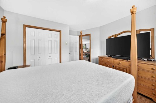 78 Drummond Avenue, Red Deer, AB - Indoor Photo Showing Bedroom