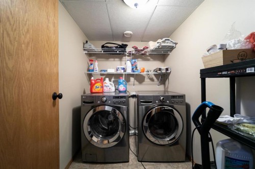 6308 30 Avenue, Camrose, AB - Indoor Photo Showing Laundry Room