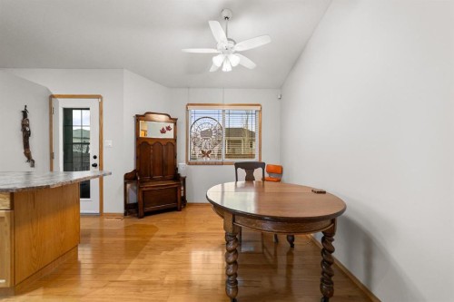 6308 30 Avenue, Camrose, AB - Indoor Photo Showing Dining Room