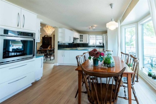 19 Maxwell Avenue, Red Deer, AB - Indoor Photo Showing Dining Room