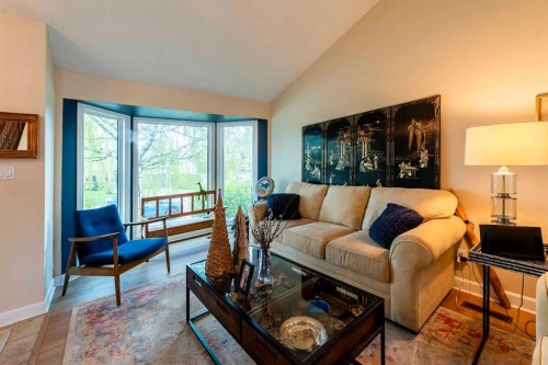 19 Maxwell Avenue, Red Deer, AB - Indoor Photo Showing Living Room