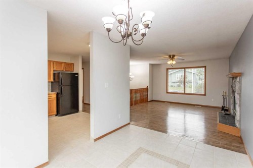 22 Bruns Crescent, Lacombe, AB - Indoor
