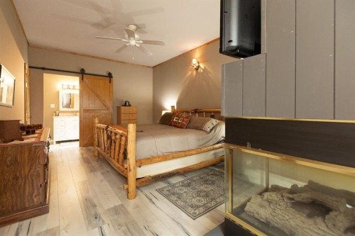 3411 Highway 54, Rural Red Deer County, AB - Indoor Photo Showing Bedroom