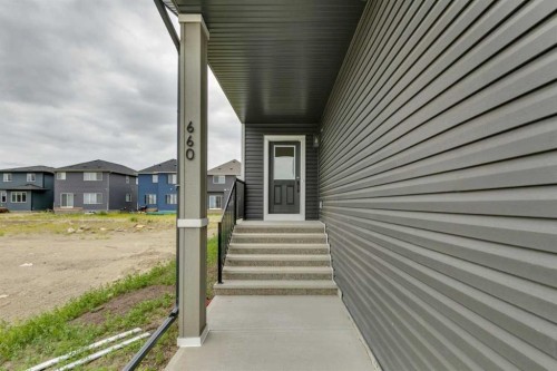 660 Clearwater Heath, Chestermere, AB - Outdoor