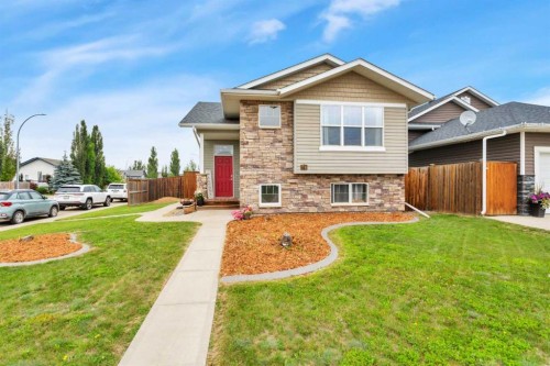 70 Garden Road  Lacombe, AB T4L 2P1
