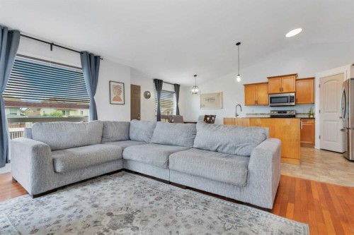 70 Garden Road, Lacombe, AB - Indoor Photo Showing Living Room
