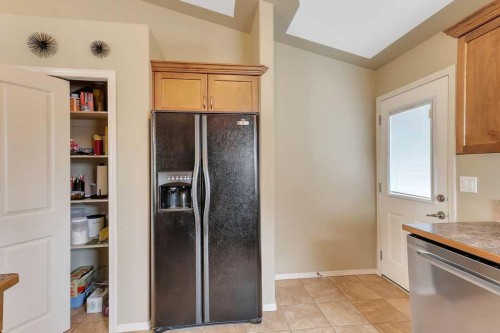 68 Isbister Close, Red Deer, AB - Indoor Photo Showing Other Room