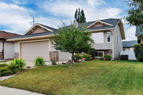 68 Isbister Close, Red Deer, AB - Outdoor With Facade