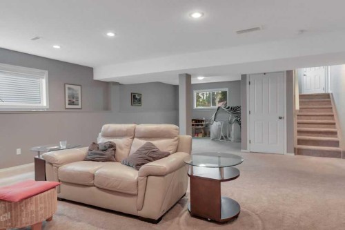 68 Isbister Close, Red Deer, AB - Indoor Photo Showing Living Room