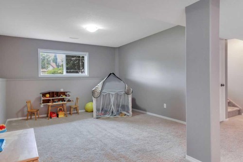 68 Isbister Close, Red Deer, AB - Indoor