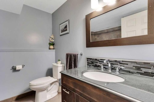 68 Isbister Close, Red Deer, AB - Indoor Photo Showing Bathroom