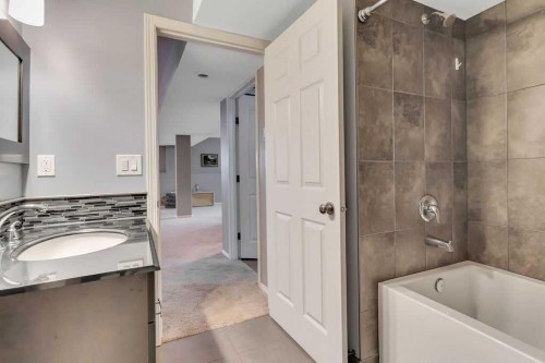 68 Isbister Close, Red Deer, AB - Indoor Photo Showing Bathroom