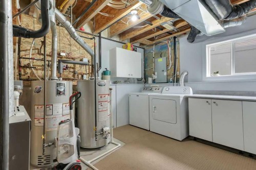 68 Isbister Close, Red Deer, AB - Indoor Photo Showing Laundry Room