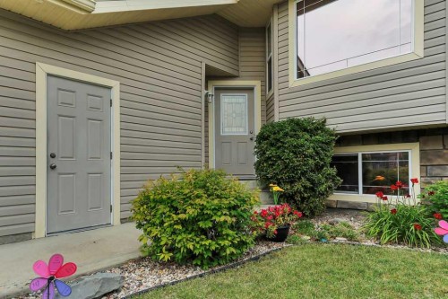 68 Isbister Close, Red Deer, AB - Outdoor With Exterior