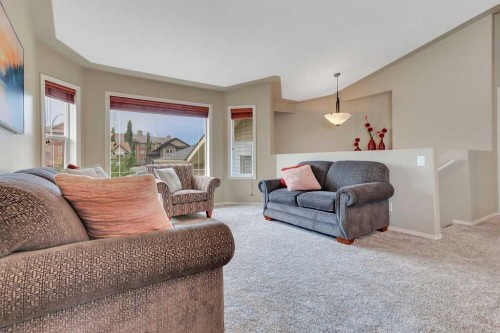 68 Isbister Close, Red Deer, AB - Indoor Photo Showing Living Room
