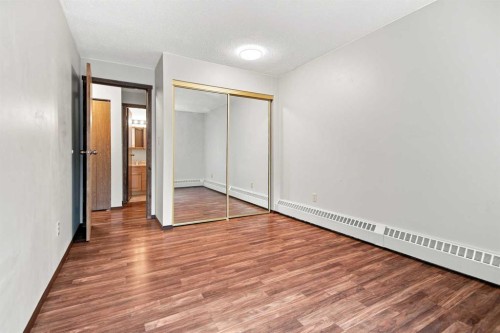 305-71 Cosgrove Crescent, Red Deer, AB - Indoor Photo Showing Other Room