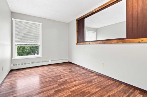 305-71 Cosgrove Crescent, Red Deer, AB - Indoor Photo Showing Other Room