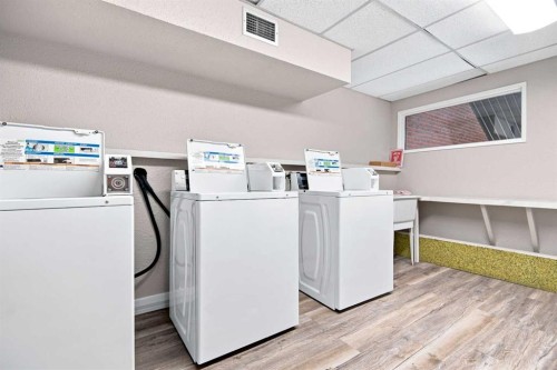 305-71 Cosgrove Crescent, Red Deer, AB - Indoor Photo Showing Laundry Room