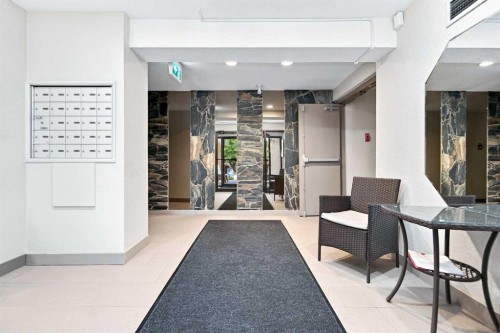 305-71 Cosgrove Crescent, Red Deer, AB - Indoor Photo Showing Other Room