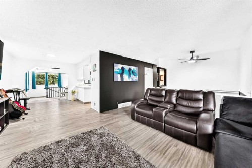 165 Wilson Crescent, Red Deer, AB - Indoor Photo Showing Living Room