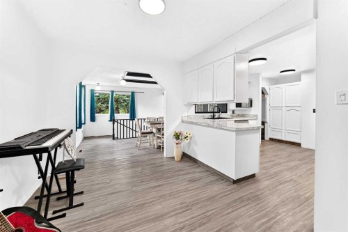 165 Wilson Crescent, Red Deer, AB - Indoor Photo Showing Kitchen