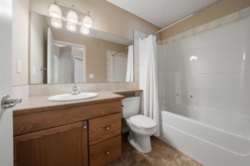 84 Heartland Crescent, Penhold, AB - Indoor Photo Showing Bathroom