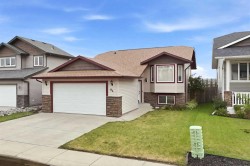 84 Heartland Crescent Penhold, AB T0M 1R0
