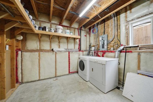 84 Heartland Crescent, Penhold, AB - Indoor Photo Showing Laundry Room