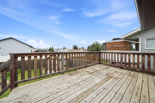 84 Heartland Crescent, Penhold, AB - Outdoor With Deck Patio Veranda With Exterior