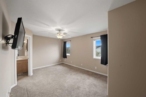 84 Heartland Crescent, Penhold, AB - Indoor Photo Showing Other Room