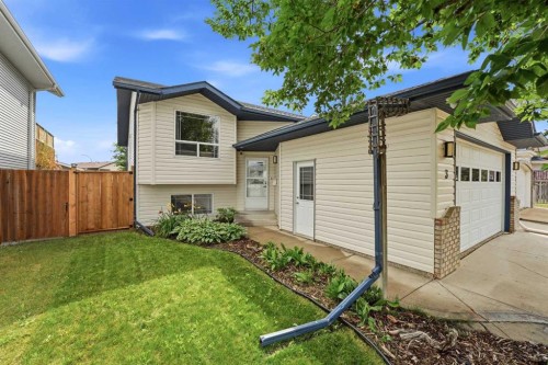 3 Hagerman Road  Sylvan Lake, AB T4S 2K3