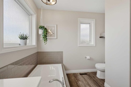 217 Augustus Way, Penhold, AB - Indoor Photo Showing Bathroom