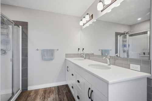 217 Augustus Way, Penhold, AB - Indoor Photo Showing Bathroom